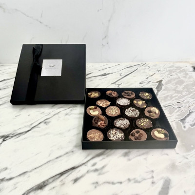 Coffret Palet Mix 54 PCS - A Refined Selection of Chocolates