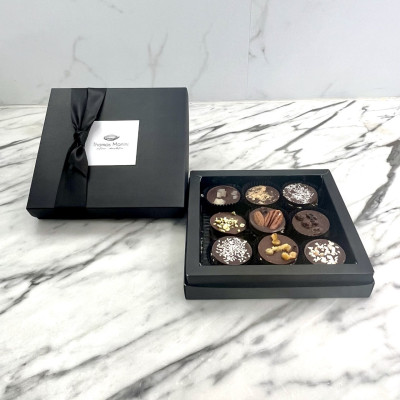Coffret de Palets au Chocolat Noir – 27 pièces | Gourmandise Élégante Coffret de Palets au Chocolat Noir – 27 pièces | Gourmandise Élégante